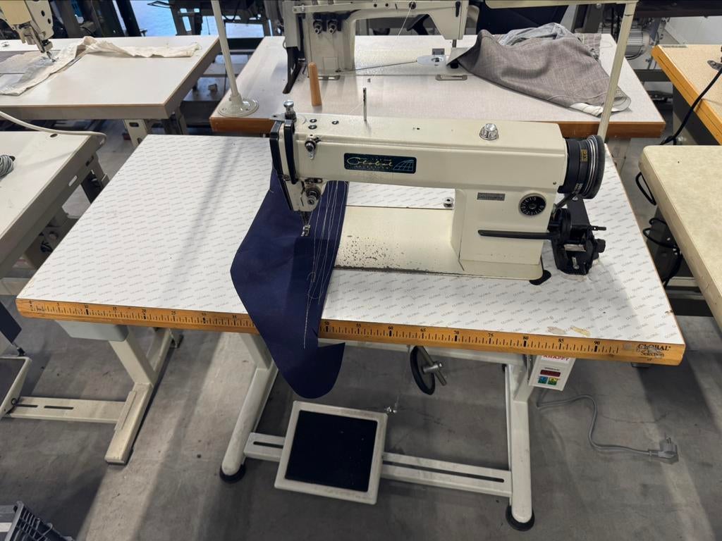 Industriele naaimachine global rechtstikker nieuwe motor, Gebruikt, Ophalen of Verzenden, Naaimachine, Industrieel