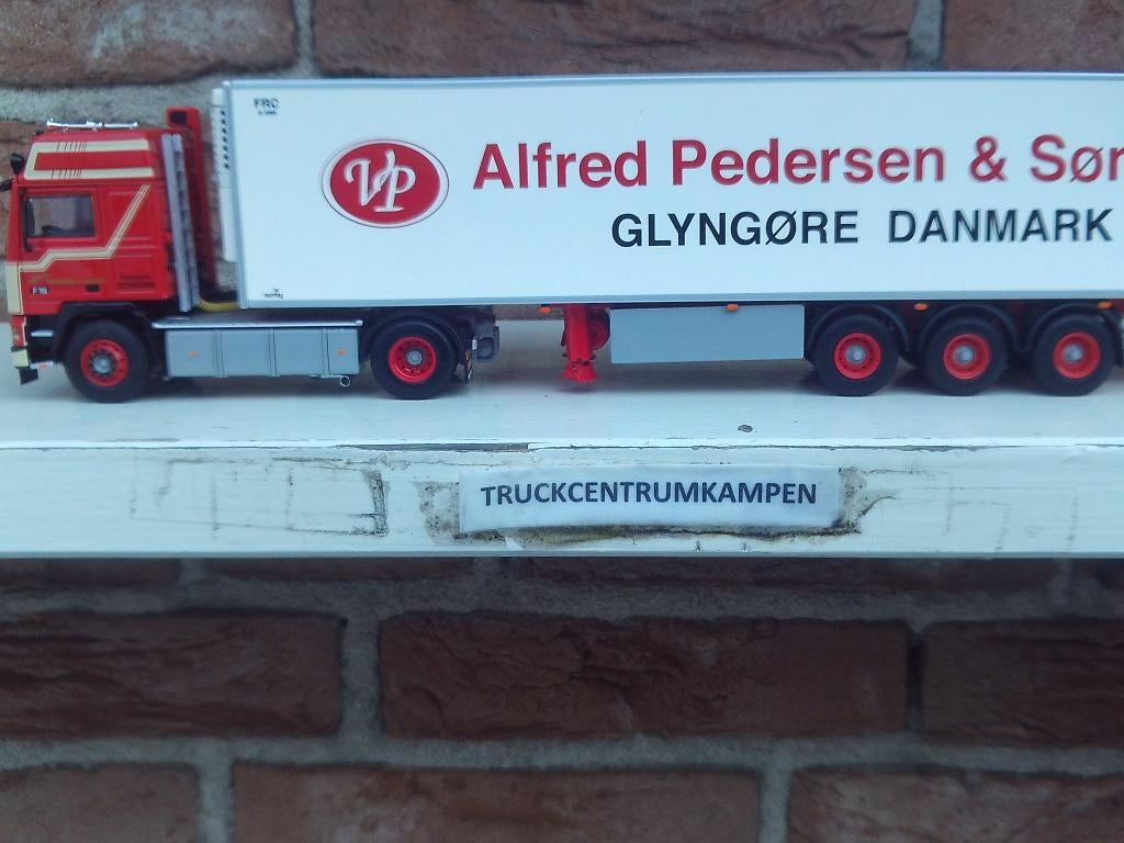 WSI  Volvo  F16  van  Alfred  Pedersen., Hobby en Vrije tijd, Modelauto's | 1:50, Ophalen of Verzenden, Nieuw, Bus of Vrachtwagen