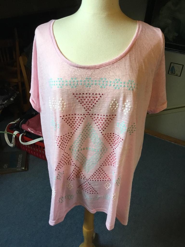 Roze truitje van ms mode. Oksel tot oksel is 66 cm, Trui of Vest, Ophalen of Verzenden, Zo goed als nieuw, MS Mode