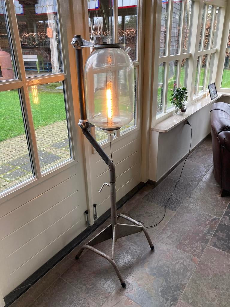 Fullwood staande designlamp, Huis en Inrichting, Lampen | Vloerlampen, Zo goed als nieuw, 150 tot 200 cm, Ophalen