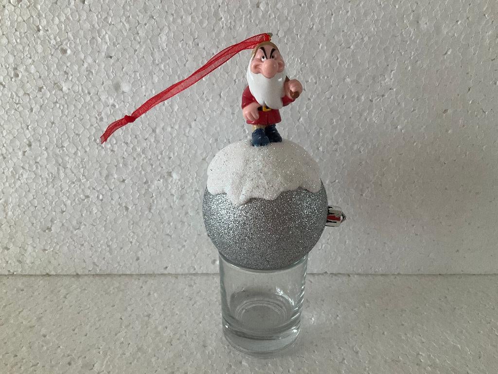 Disney Sneeuwwitje - kerstbal - grumpy, Verzamelen, Disney, Ophalen, Sneeuwwitje of Doornroosje, Zo goed als nieuw, Beeldje of Figuurtje