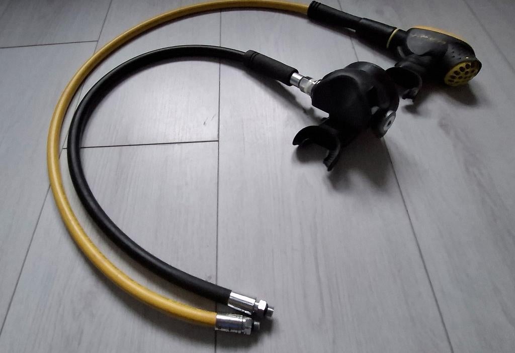 Oude slangen met Dacor Viper octopus en Beuchat ademautomaat, Ophalen of Verzenden, Gebruikt