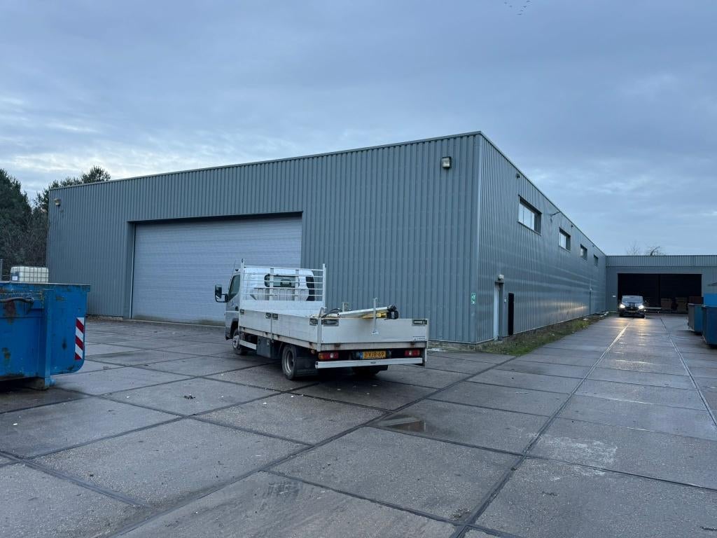 Staalconstructies 2000m2, Doe-het-zelf en Verbouw, Metalen, Ophalen, Zo goed als nieuw, IJzer