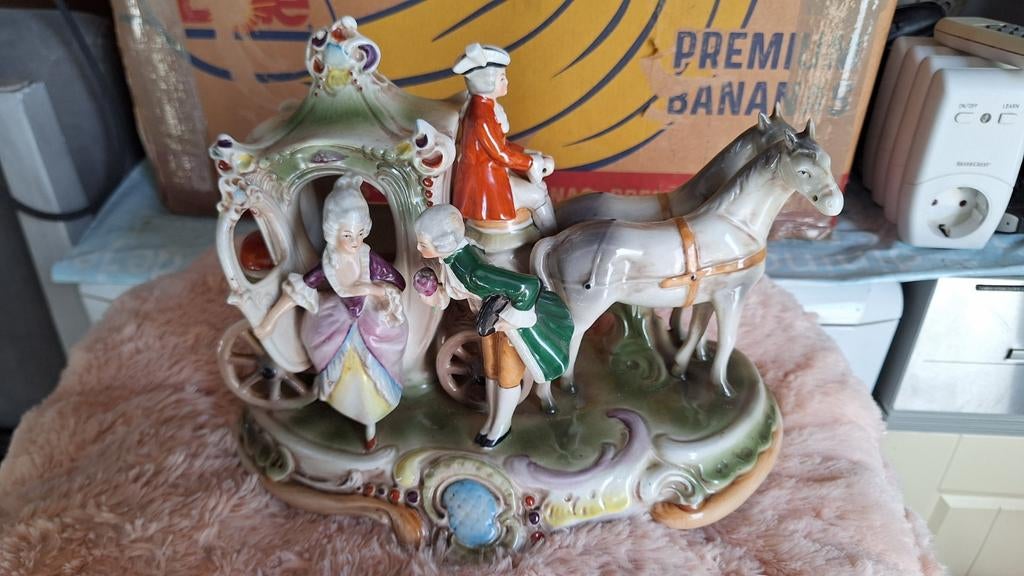 Mooi porseleinen beeld, nog helemaal gaaf!, Antiek en Kunst, Antiek | Porselein, Ophalen of Verzenden