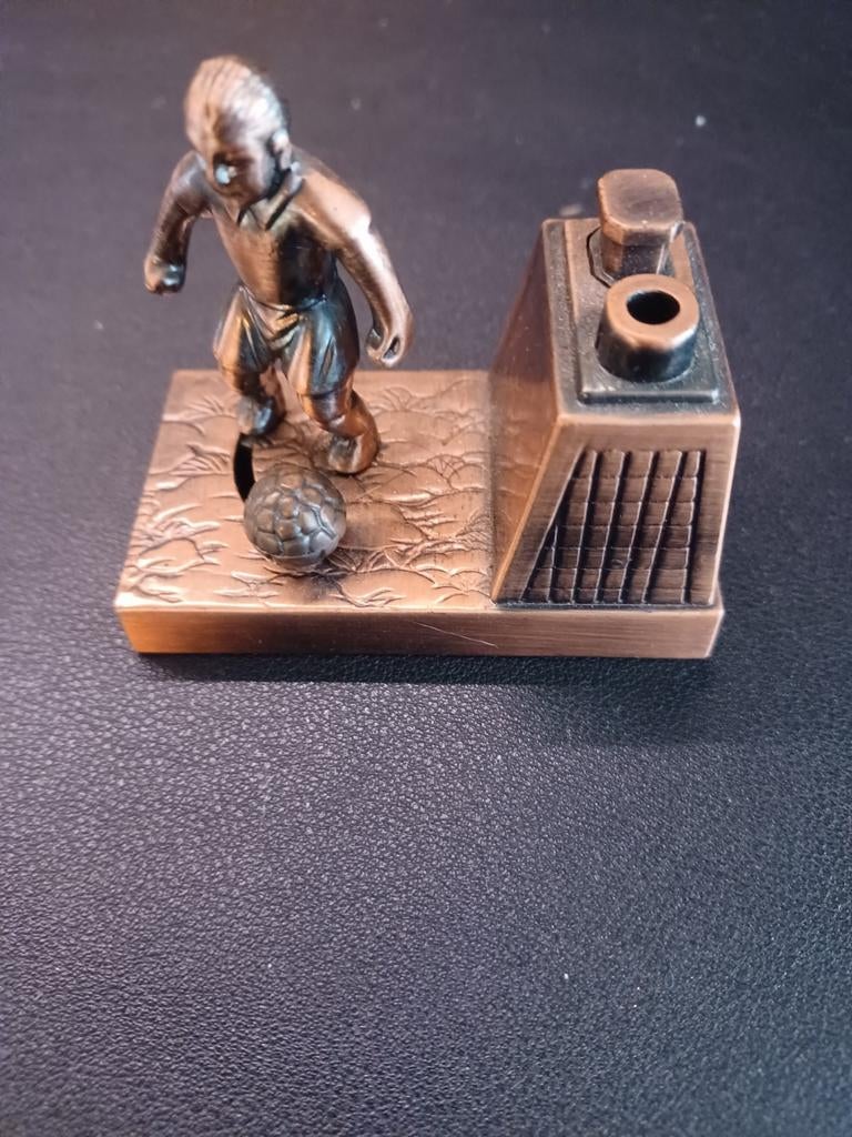 Gasaansteker voetballer zeer mooi., Ophalen