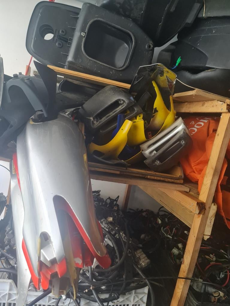 Gilera Runner Kappen buiten kappen en lucht roosters, Motoren, Ophalen of Verzenden, Gebruikt