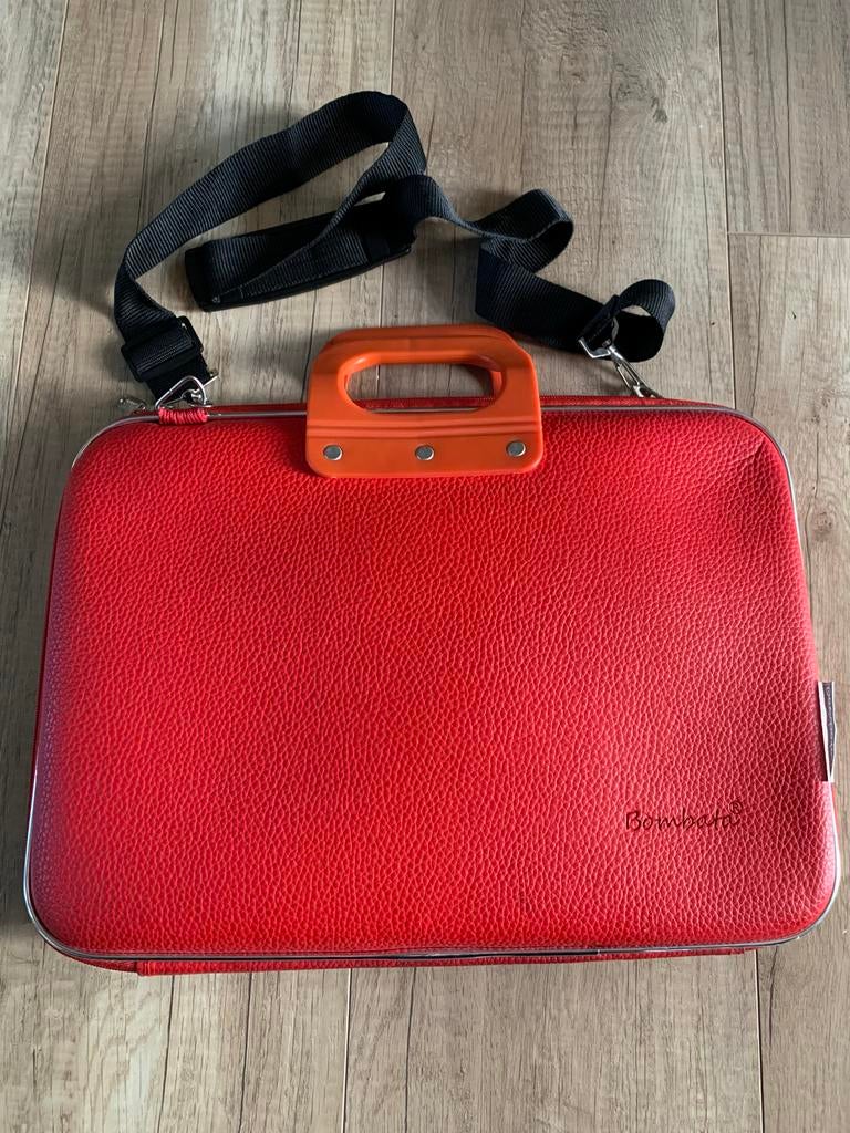 Bombata Rode Laptop Tas - Kunstleder met Chromen Bies, Ophalen of Verzenden, 15 inch, Zo goed als nieuw, Schoudertas