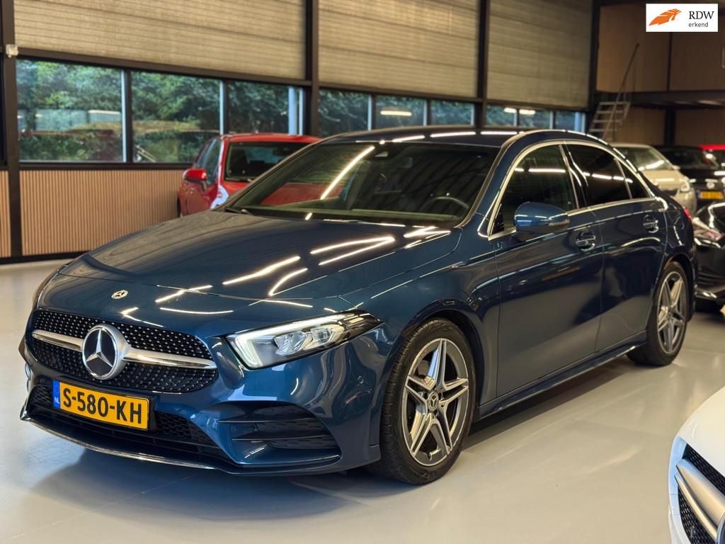 Mercedes-Benz A-klasse 200 Business Solution AMG CAMERA BTW, Auto's, Gebruikt, Euro 6, 4 cilinders, 1290 kg
