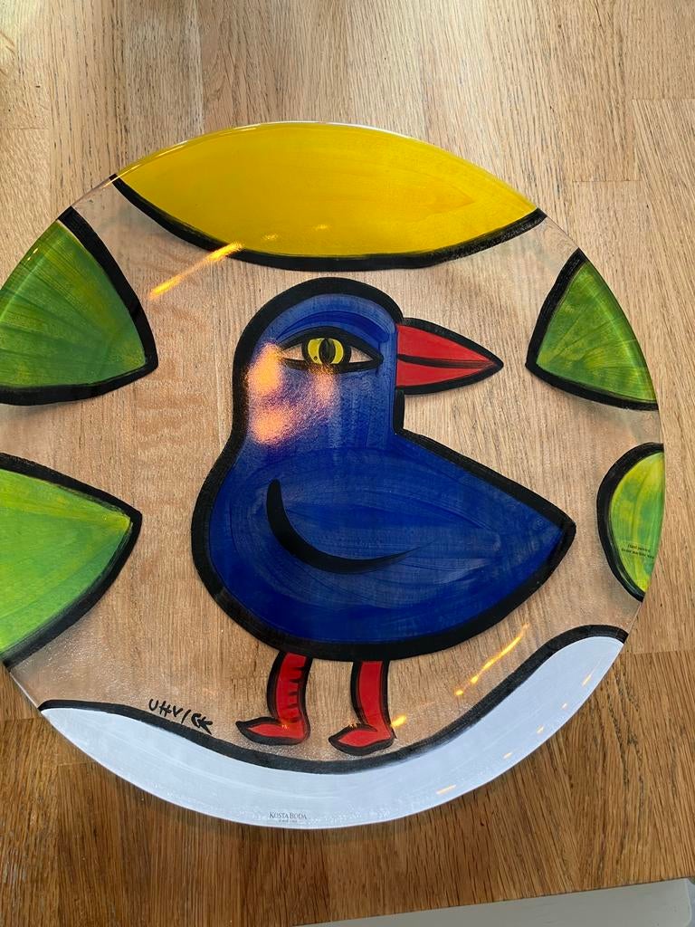 Handgeschilderd Kosta Boda bord met vogelmotief, Antiek en Kunst, Antiek | Glas en Kristal, Ophalen