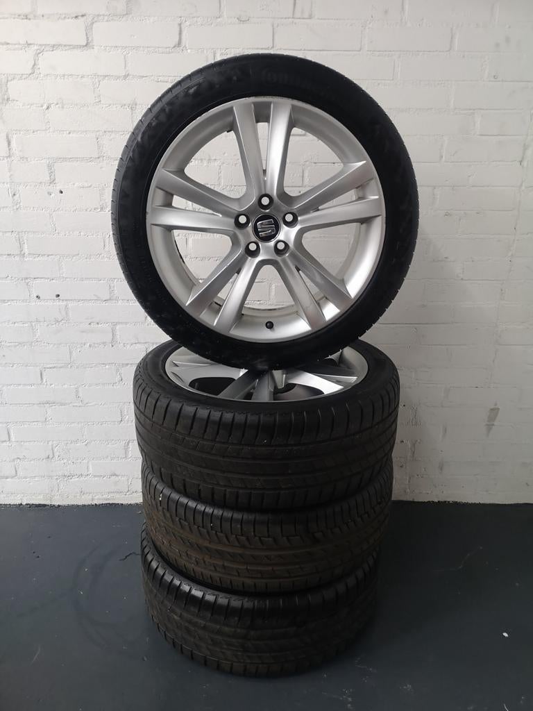 Seat Ibiza, 5x100, 215/45R17 Zomerbanden, Ophalen, Banden en Velgen, 17 inch, Personenwagen