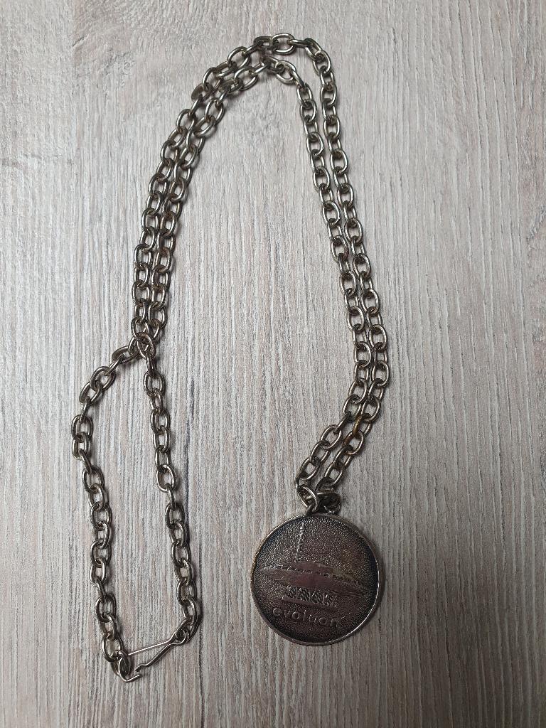 Evoluon penning aan ketting, Ophalen of Verzenden, Overige materialen, Nederland