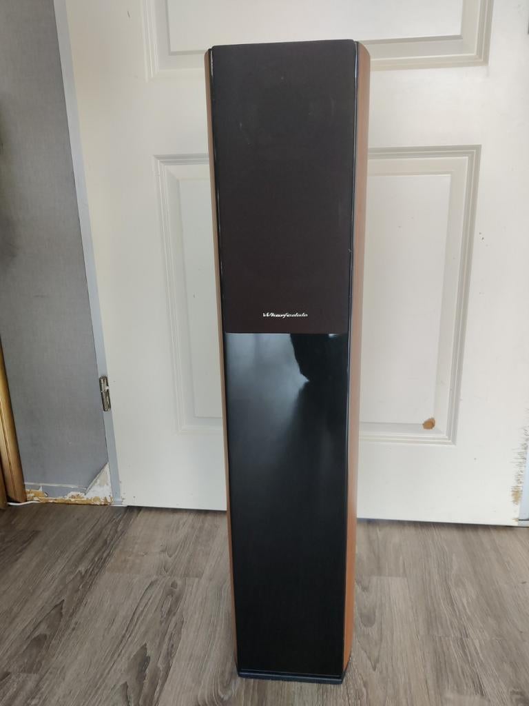 Wharfedale Diamond 10.3 Vloerstaande Luidspreker, Zo goed als nieuw, 120 watt of meer, Front, Rear of Stereo speakers, Ophalen