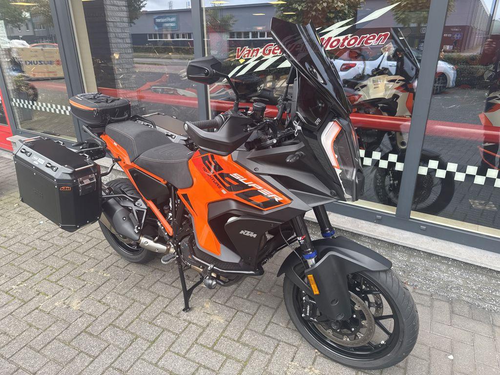 KTM 1290 SUPER ADVENTURE S 2024 - foto 2