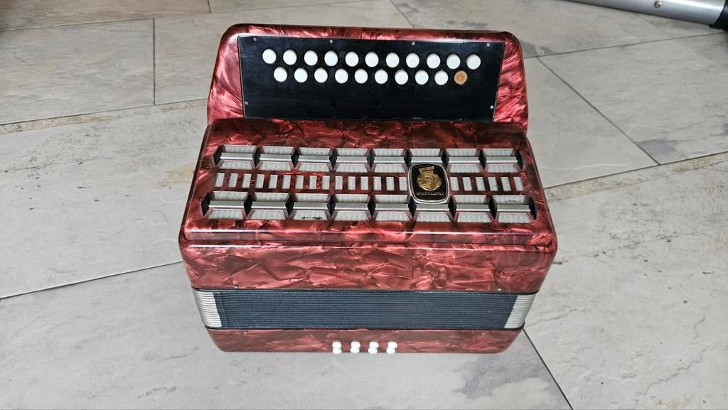 Harmonica met gedraaide 5e toets gestemd in C-F, Muziek en Instrumenten, Ophalen of Verzenden, Zo goed als nieuw, Knopaccordeon