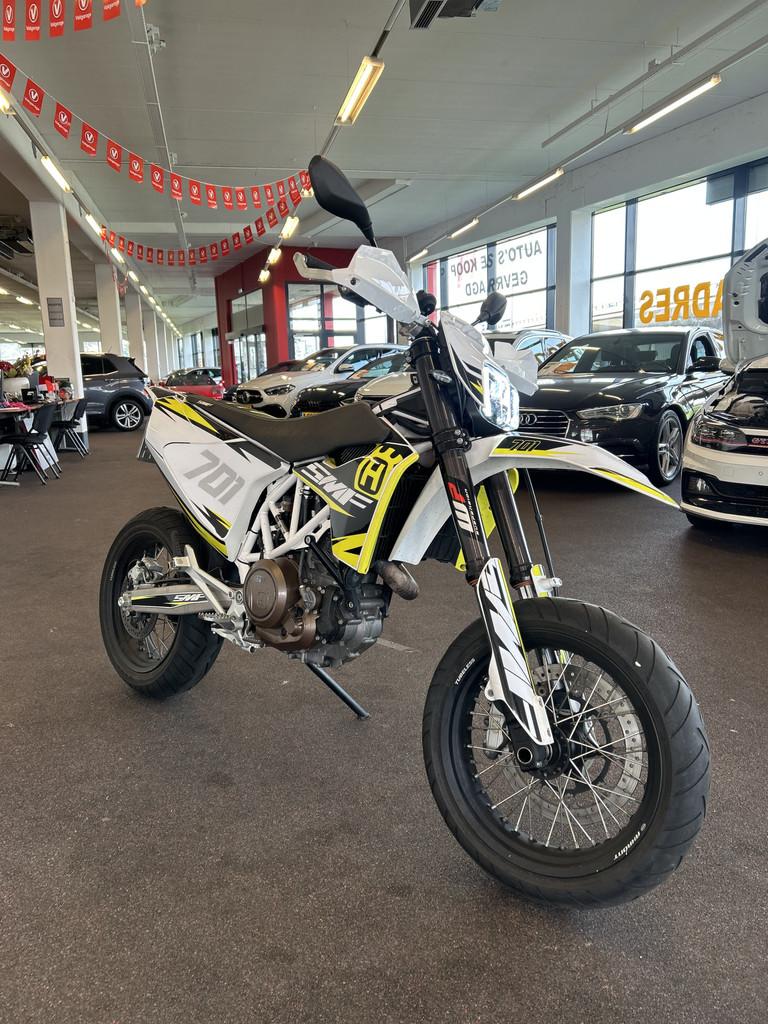 Husqvarna 701 Supermoto A2/35KW OP VOL VERMOGEN | LED Koplam, 693 cc, Giessenweg 70-72
3044AM  ROTTERDAM, NL, Bedrijf, Autobedrijf P. Troost & Zn