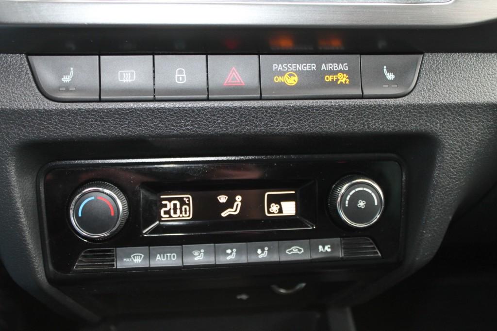 Skoda FABIA 1.0 TSI BUSINESS EDITION CLIMA CRUISE NAVI PDC T, Voorwielaandrijving, Gebruikt, Euro 6, 95 pk