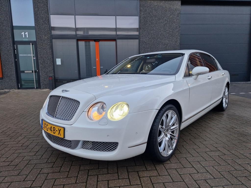 Bentley Continental Flying Spur 6.0 W12 BI-Turbo 560 PK 2009, Auto's, Bentley, Automaat, 12 cilinders, Continental, Wit