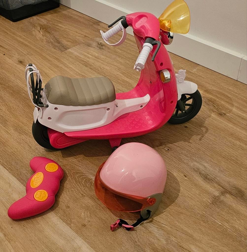 Baby Born scooter met helm en afstandsbediening, Ophalen of Verzenden, Gebruikt, Afstandsbediening