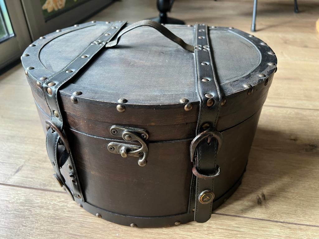 Prachtige Vinted Hoedendoos, Ophalen, Zo goed als nieuw, Minder dan 50 cm