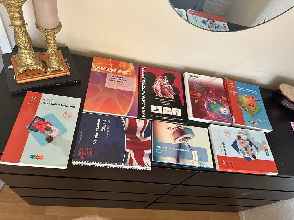 MBO niveau 4 schoolboeken VERPLEEGKUNDE, Ophalen of Verzenden, Zo goed als nieuw, School, Studie en Wetenschap