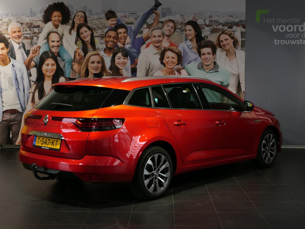 Renault Mégane Estate 1.3 TCe 140 Techno - Occasion Lease v, Gebruikt, 4 cilinders, Leder en Stof, 19 km/l