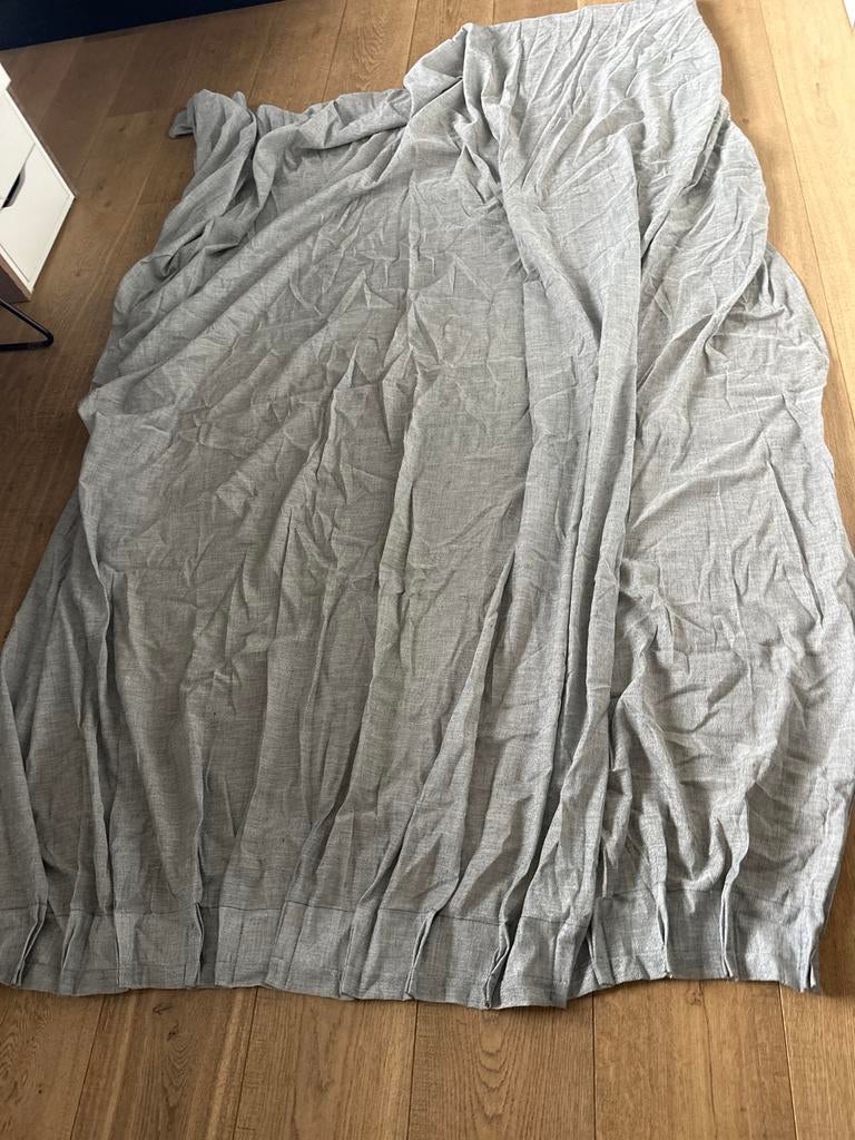 2 grijze gordijnen met glimmertje, Ophalen, Gebruikt, 100 tot 150 cm, 200 cm of meer