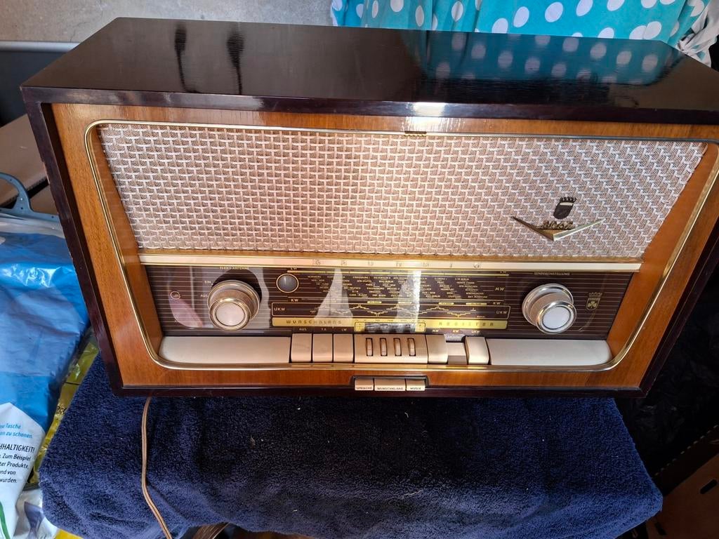 Te koop grundig radio type 3067, Ophalen