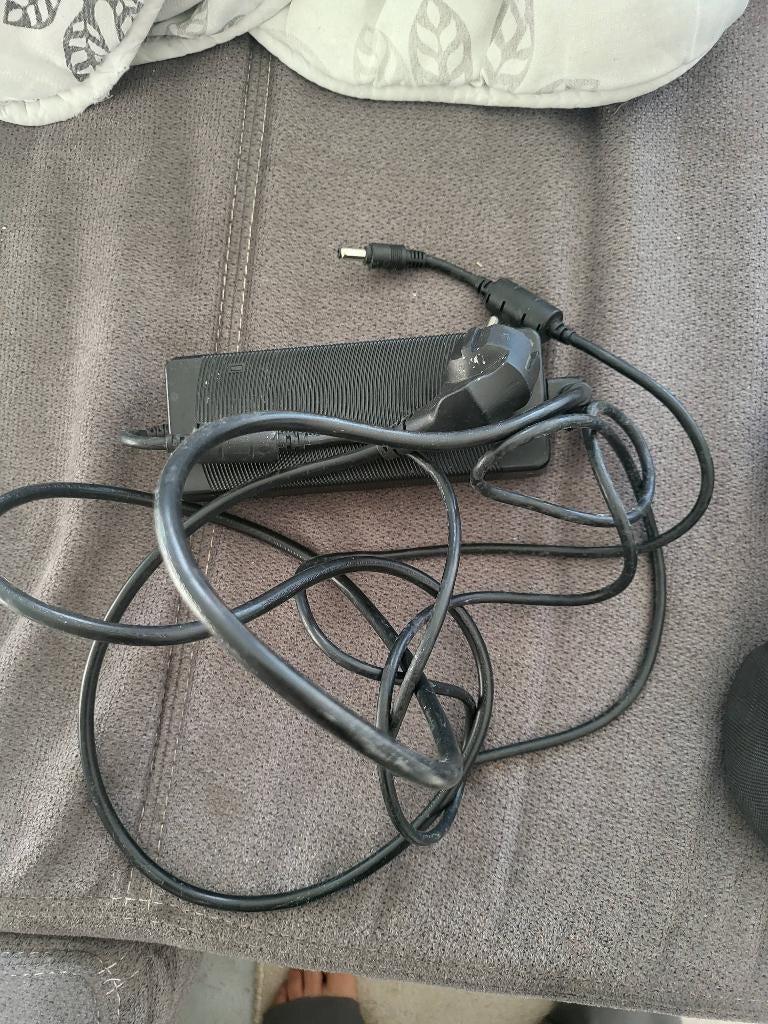 Hoge kwaliteit fietsacculader, Ophalen, Zo goed als nieuw, Fitnessbal