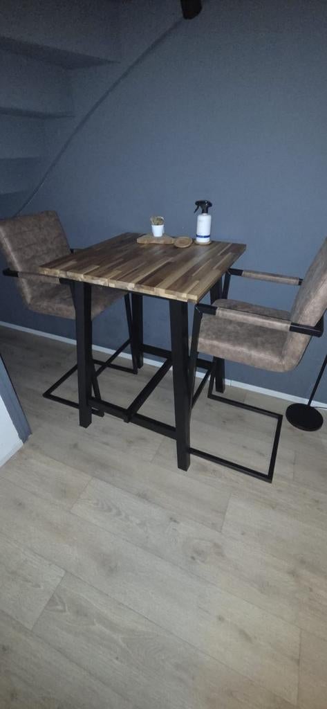 Bartafel met 2 barkrukken - Ideaal voor kleine ruimtes, Huis en Inrichting, Tafels | Eettafels, 50 tot 100 cm, Tot twee personen