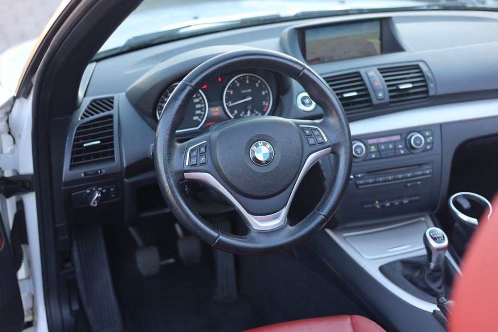 BMW 1 Serie Cabrio 120i HIGH EXECUTIVE | LEDER | NAVI | LED, Auto's, 1-Serie, Euro 5, 680 kg, 4 cilinders