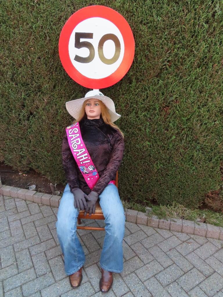 Sarah pop levensgroot met uiterlijk naar keuze zie keuze adv, Hobby en Vrije tijd, Feestartikelen | Verhuur, Ophalen, Nieuw, Abraham of Sarah