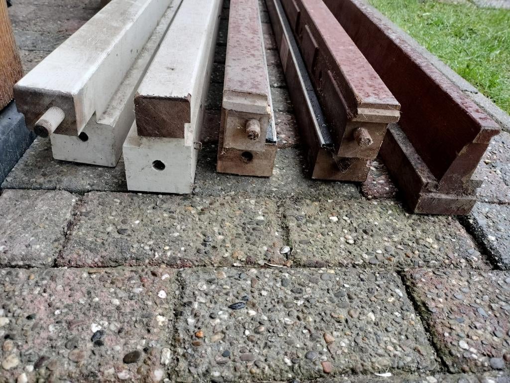 Geprofileerd kozijnhout meranti. Nooit gebruikt., Doe-het-zelf en Verbouw, Ophalen of Verzenden