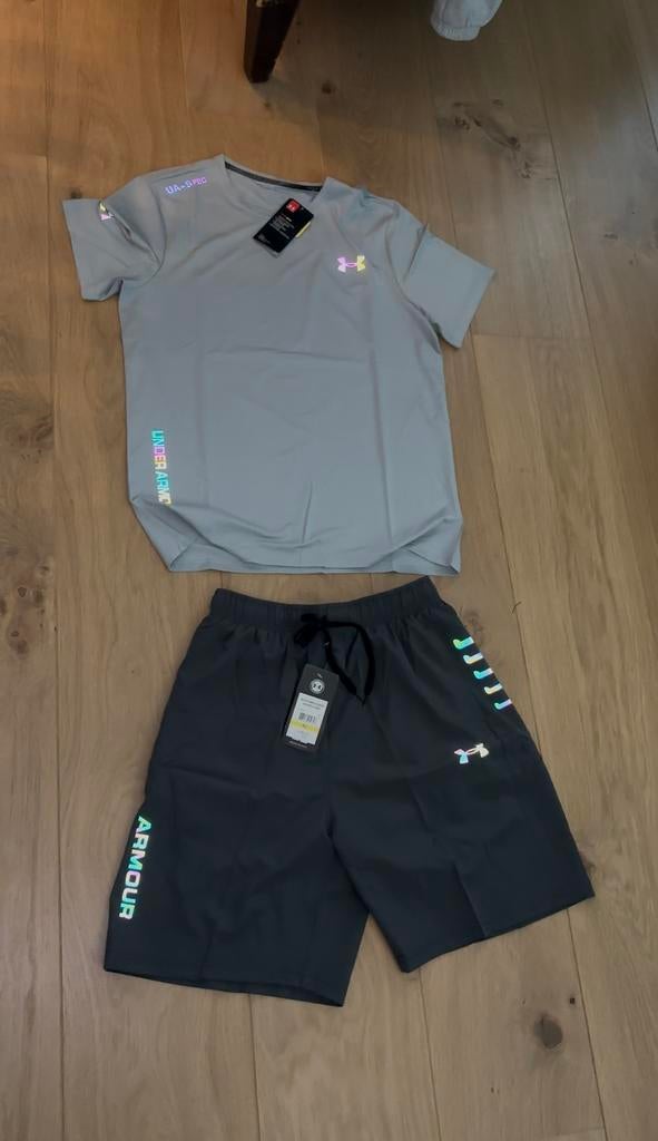 Under Armour zomersetje | M & L, Ophalen of Verzenden, Nieuw, Overige maten, Grijs