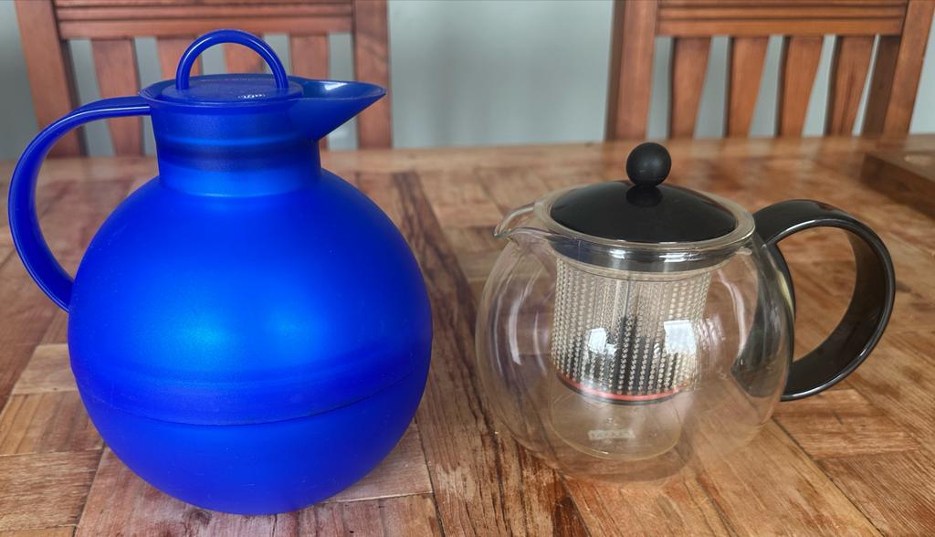 Blauwe thermoskan en glazen theepot, Theepot/fluitketel, Ophalen of Verzenden, Glas, Gebruikt
