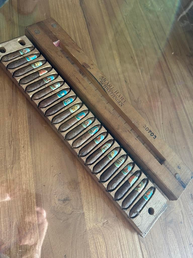 Sigaren plank incl sigaren, Ophalen, Zo goed als nieuw, Tabaksdoos of Verpakking