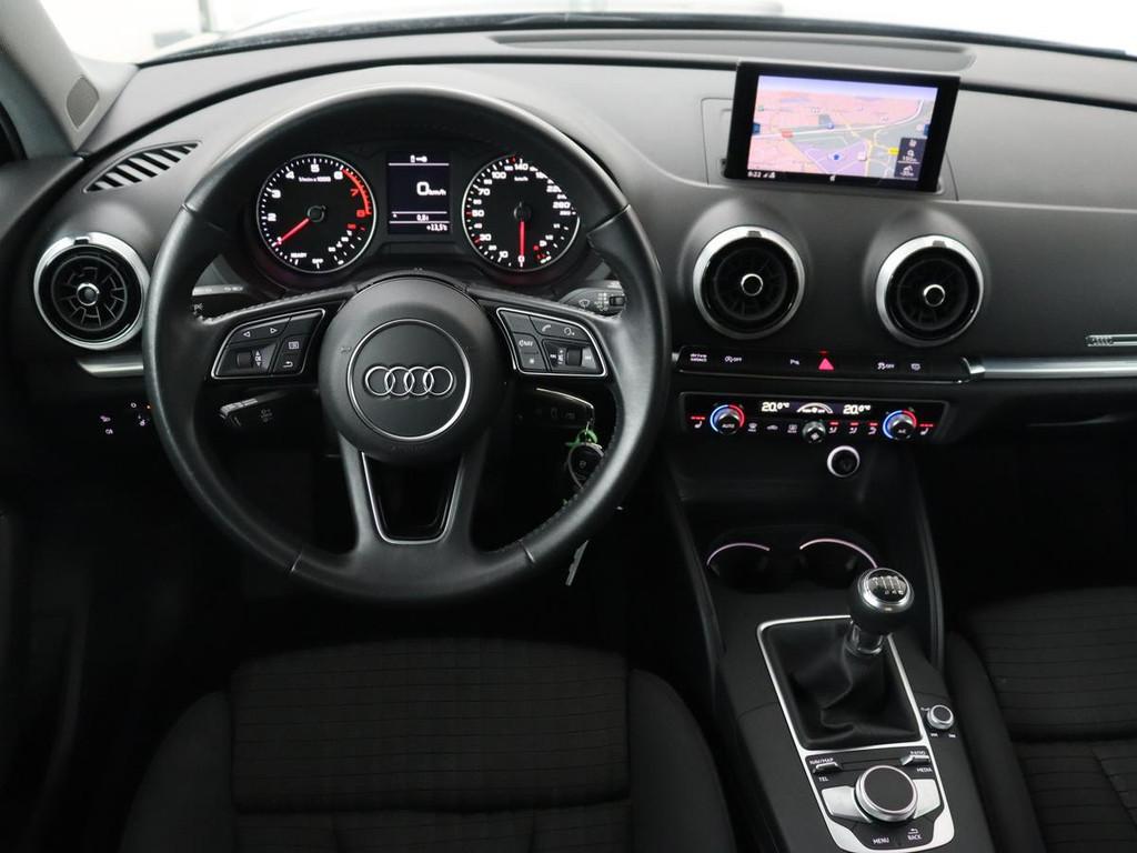Audi A3 1.0 TFSI Design Pro Line Plus | Stoelverwarming | Tr, Voorwielaandrijving, 1160 kg, Stof, Gebruikt