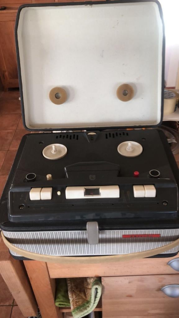 verschillende philips bandrecorders, Ophalen of Verzenden, Bandrecorder, Met stofkap