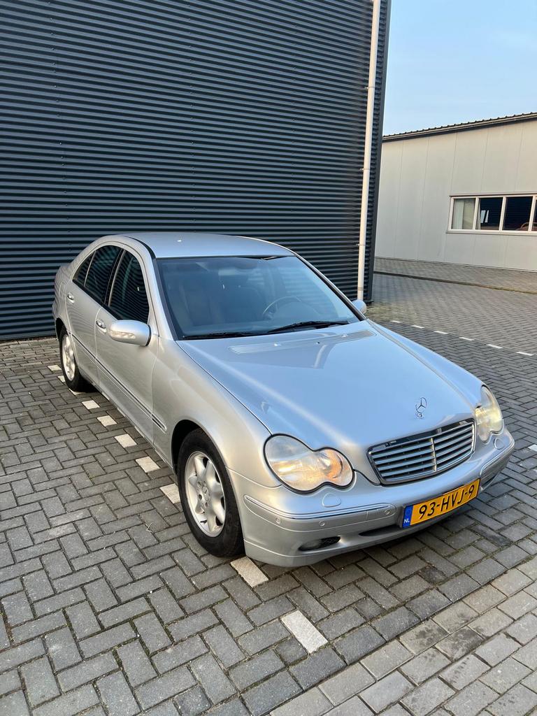 Mercedes-Benz C-Klasse 2.0 C200 Kompr Sedan AUT 2001 Grijs, Automaat, Achterwielaandrijving, Zwart, 4 cilinders