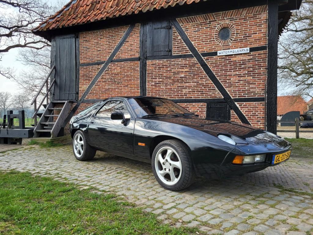 Porsche 928 handgeschakeld, met werk., Auto's, Porsche, Bedrijf, Benzine, Coupé, Handgeschakeld, Geïmporteerd, Zwart, Gebruikt