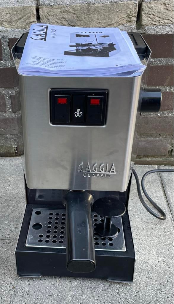 Gaggia Classic 2016 Espressomachine - RVS, Afneembaar waterreservoir, Gebruikt, Espresso apparaat, Gemalen koffie