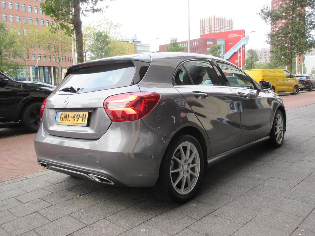 Mercedes-Benz A-klasse 180 Ambition Aut Leer Navi Clima Xeno, Gebruikt, 4 cilinders, 122 pk, 695 kg