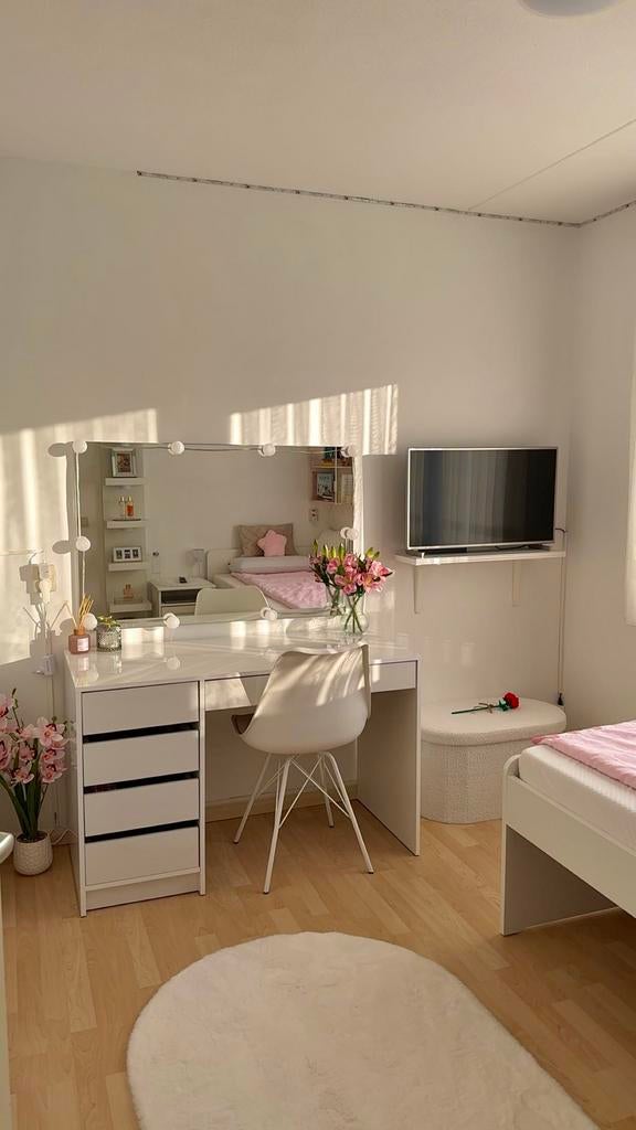 Bureau/ kaptafel met spiegel - MOET SNEL WEG, Huis en Inrichting, Tafels | Kaptafels, Ophalen, Zo goed als nieuw, 100 tot 150 cm