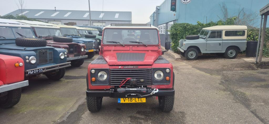 Land Rover 90 2.5 Benzine DEFENDER, 2500 cc, 4 cilinders, Handgeschakeld, Vierwielaandrijving