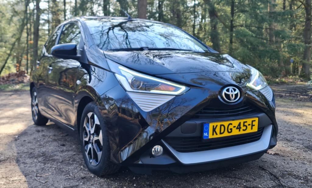 Toyota Aygo Cabrio Automaat | 5-deurs | 2021 | CarPlay | Cam, Auto's, Stof, Zwart, Cabriolet, 4 stoelen