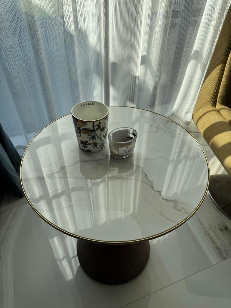 Ronde bijzettafel met keramiek marmer blad, Huis en Inrichting, Tafels | Bijzettafels, Overige materialen, Minder dan 55 cm, Rond