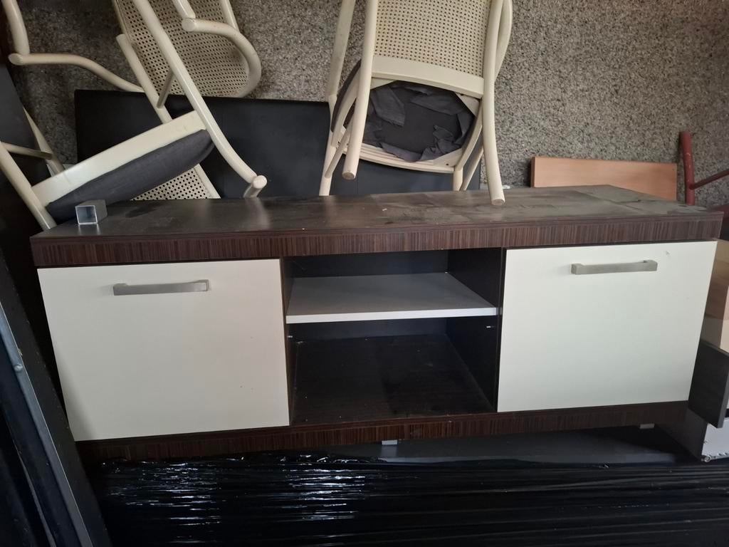 Gratis meubels, kinderwagen, yukka en lambrisering, Ophalen