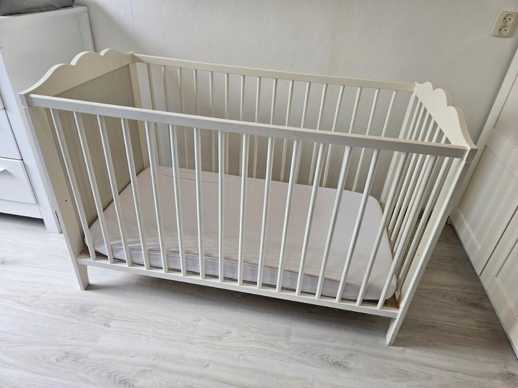 kinderledikant met matras, Ophalen of Verzenden, Gebruikt, Ledikant