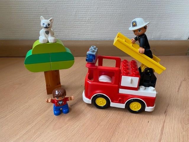 Duplo, brandweerwagen / auto poes in boom + pop, set 10901, Ophalen of Verzenden, Gebruikt, Complete set, Duplo