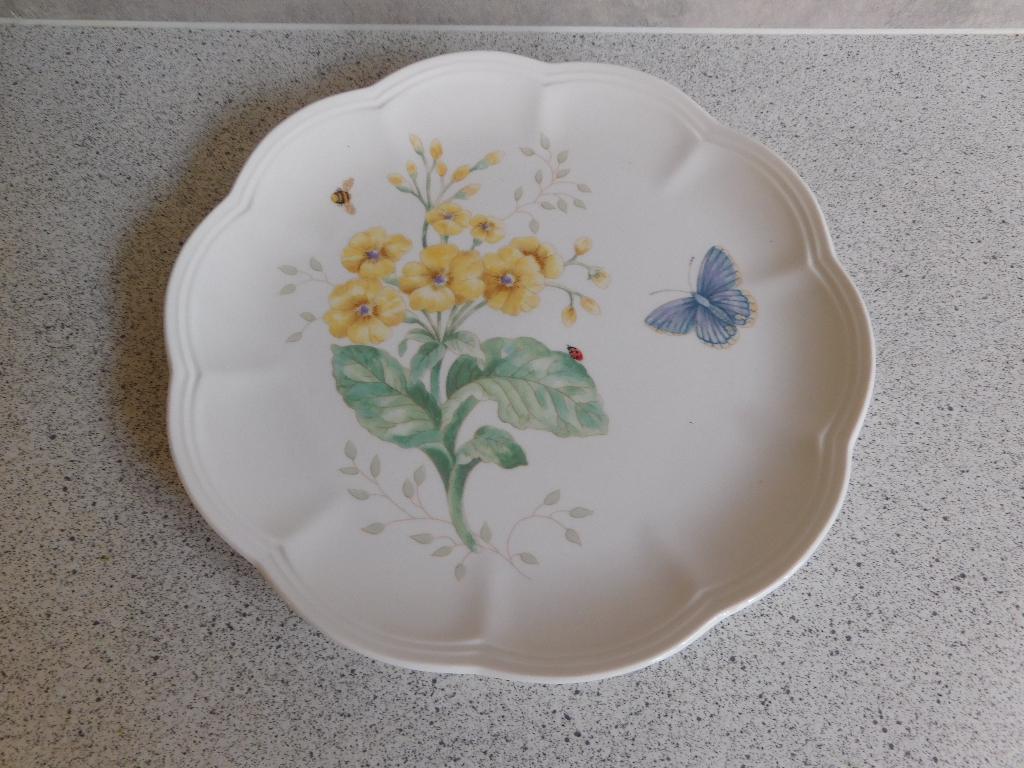 Bord 23 cm. Butterfly Meadow Lenox, Ophalen of Verzenden, Zo goed als nieuw, Bord(en), Overige stijlen
