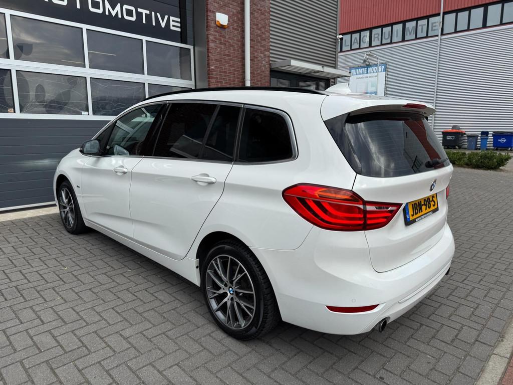 BMW 2-serie Gran Tourer 220i 7p. High Executive LED HUD Navi, 1998 cc, Gebruikt, 2-Serie Gran Tourer, 7 stoelen